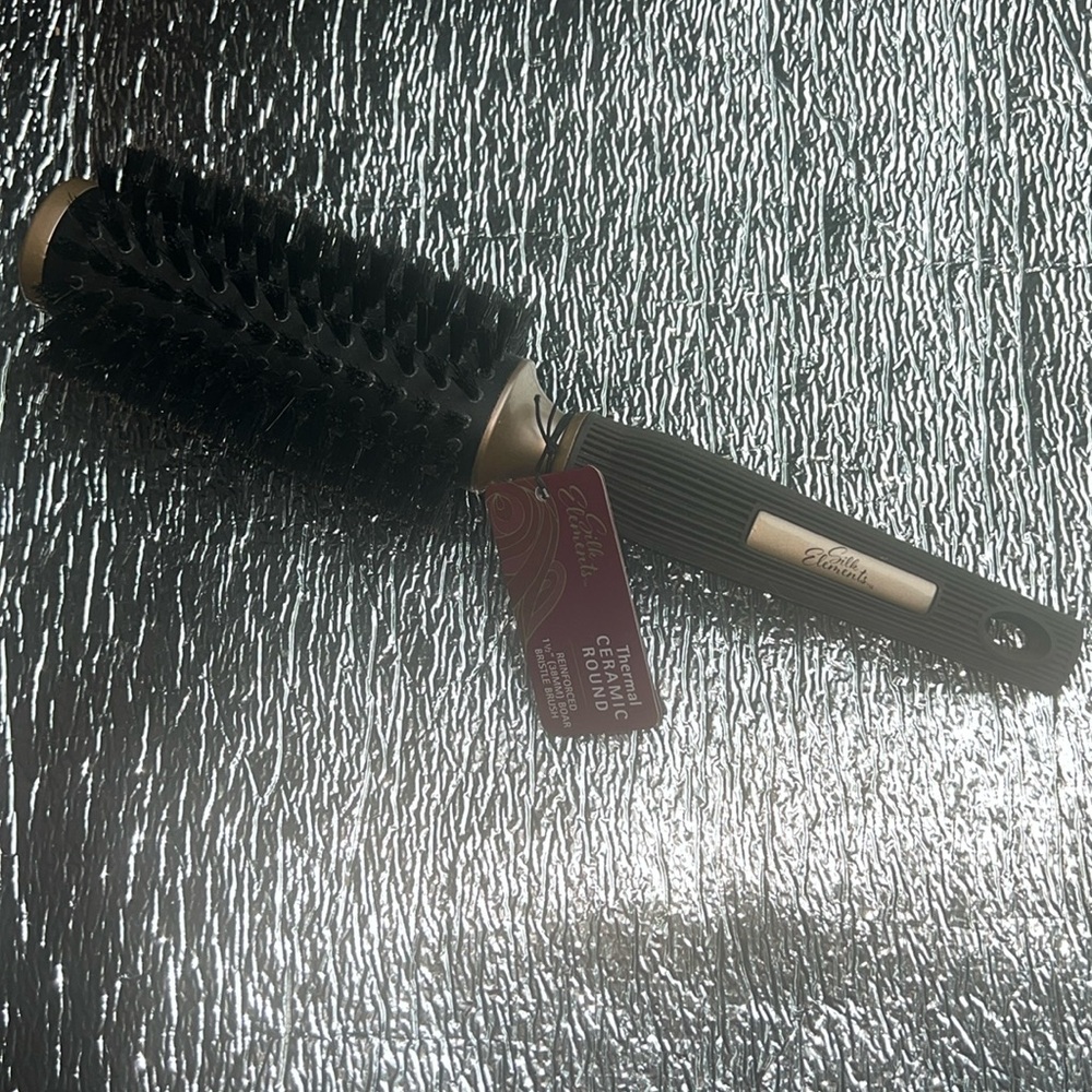 New & unused- 1.5” thermal round ceramic brush
